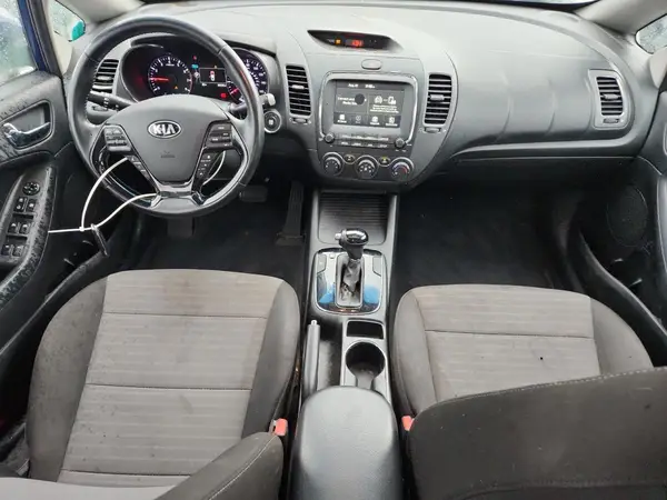 3KPFL4A75JE264280 2018 KIA FORTE - Image 8