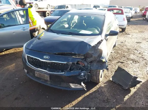 3KPFL4A75JE267048 2018 KIA FORTE - Image 2