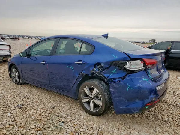 3KPFL4A75JE267633 2018 KIA FORTE - Image 2