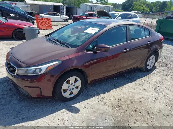 3KPFL4A75JE273321 2018 KIA FORTE - Image 2