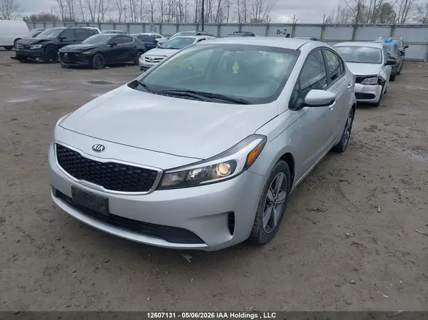 3KPFL4A75JE274016 2018 KIA FORTE - Image 2