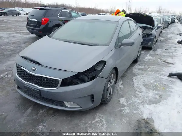 3KPFL4A75JE274551 2018 KIA FORTE - Image 2