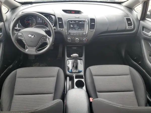 3KPFL4A75JE281631 2018 KIA FORTE - Image 8
