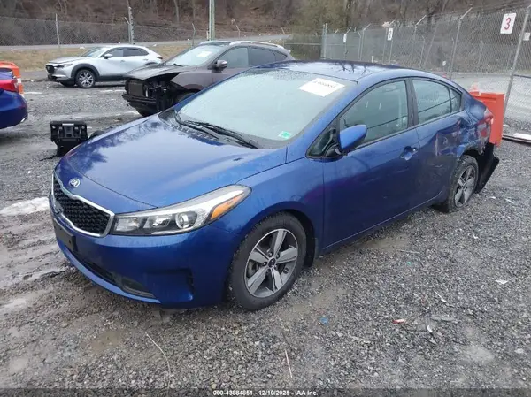 3KPFL4A75JE284691 2018 KIA FORTE - Image 2