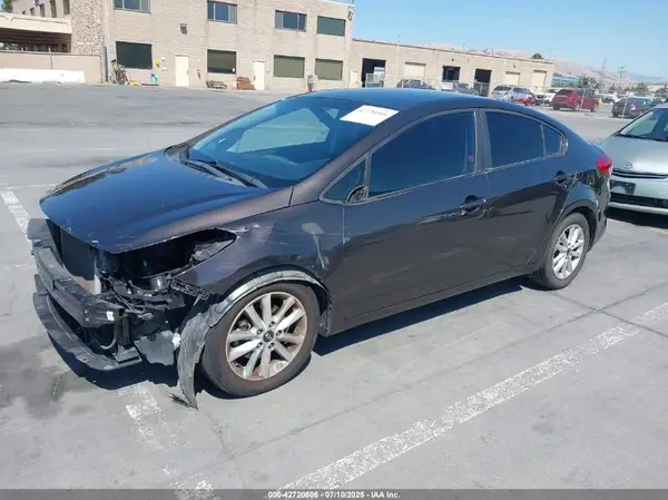 3KPFL4A76HE006506 2017 KIA FORTE - Image 2