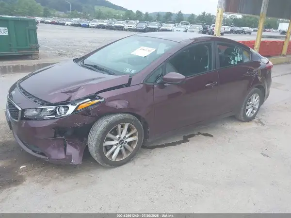 3KPFL4A76HE006828 2017 KIA FORTE - Image 2