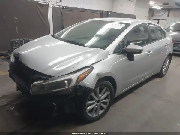 3KPFL4A76HE007543 2017 KIA FORTE - Image 2