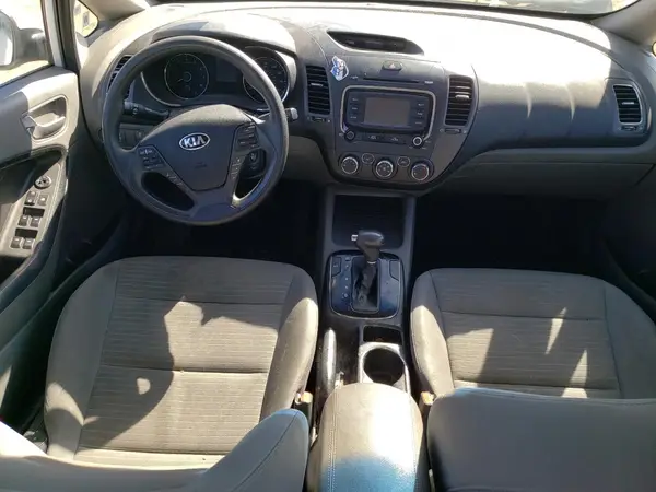 3KPFL4A76HE007722 2017 KIA FORTE - Image 8