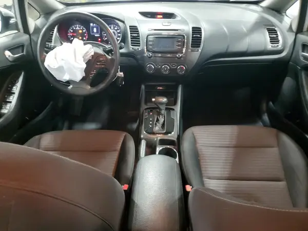 3KPFL4A76HE008482 2017 KIA FORTE - Image 8