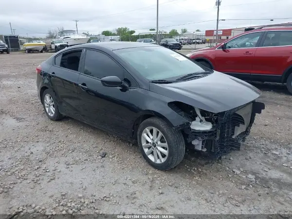 3KPFL4A76HE008644 2017 KIA FORTE - Image 1