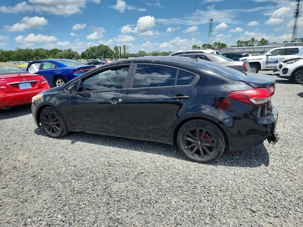 3KPFL4A76HE009051 2017 KIA FORTE - Image 2