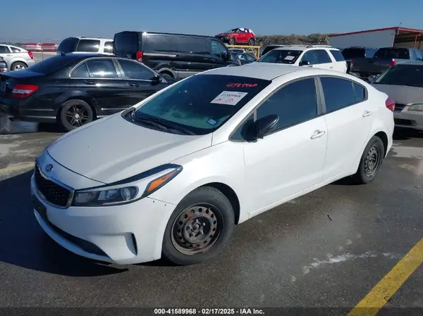 3KPFL4A76HE011544 2017 KIA FORTE - Image 2