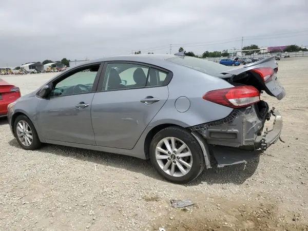 3KPFL4A76HE013486 2017 KIA FORTE - Image 2