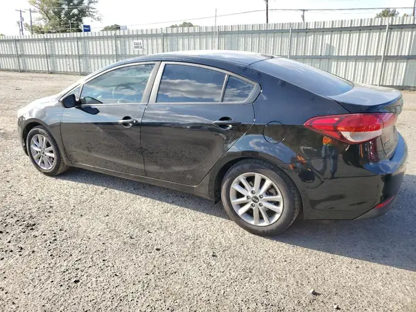 3KPFL4A76HE020888 2017 KIA FORTE - Image 2