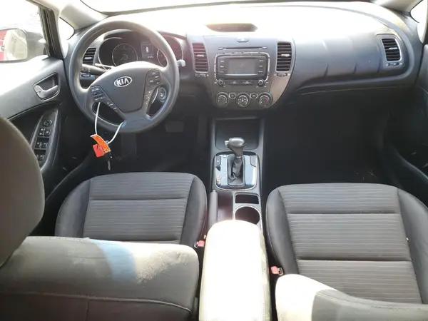 3KPFL4A76HE020888 2017 KIA FORTE - Image 8