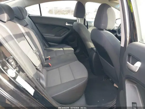 3KPFL4A76HE020891 2017 KIA FORTE - Image 8