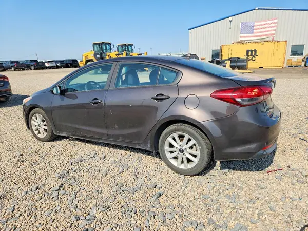 3KPFL4A76HE021538 2017 KIA FORTE - Image 2