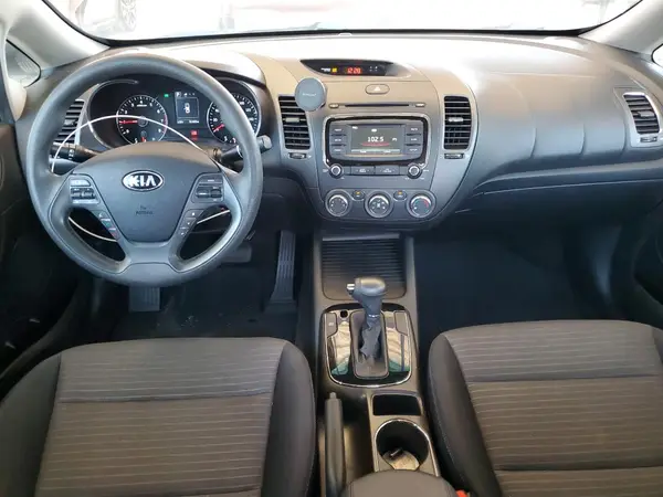 3KPFL4A76HE021555 2017 KIA FORTE - Image 8