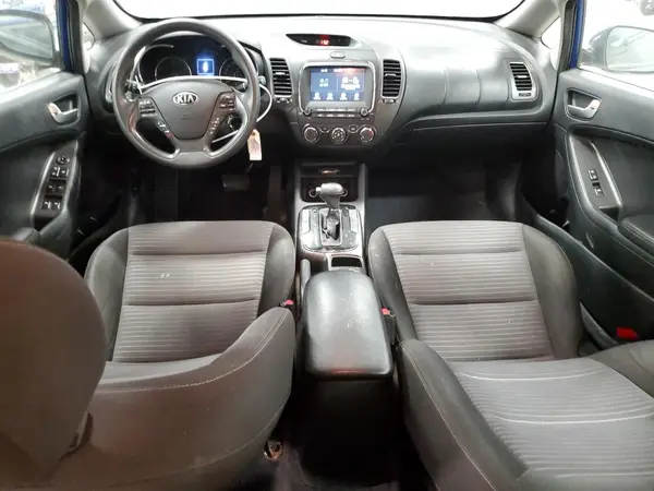 3KPFL4A76HE021748 2017 KIA FORTE - Image 8