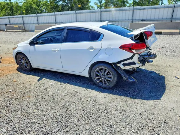 3KPFL4A76HE022608 2017 KIA FORTE - Image 2