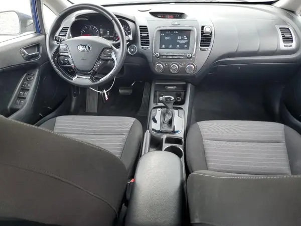3KPFL4A76HE022883 2017 KIA FORTE - Image 8