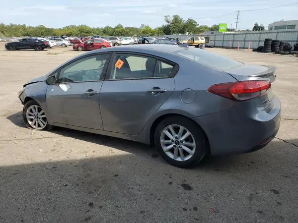 3KPFL4A76HE023189 2017 KIA FORTE - Image 2
