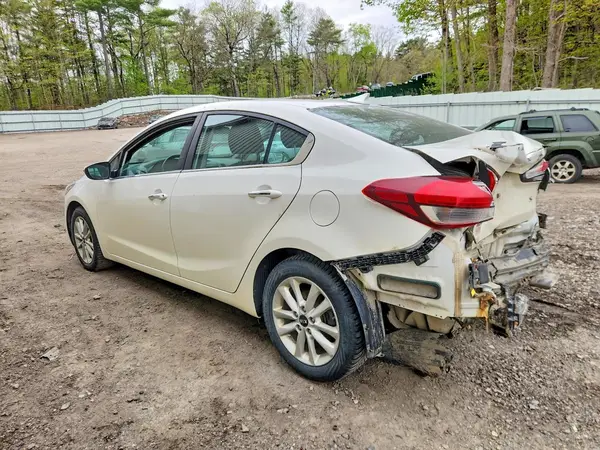 3KPFL4A76HE025752 2017 KIA FORTE - Image 2