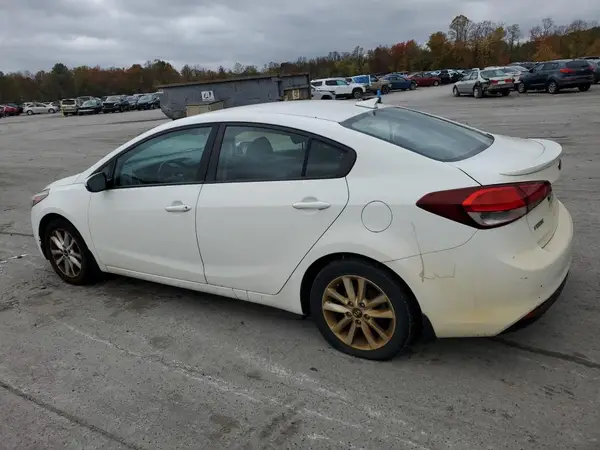 3KPFL4A76HE037514 2017 KIA FORTE - Image 2