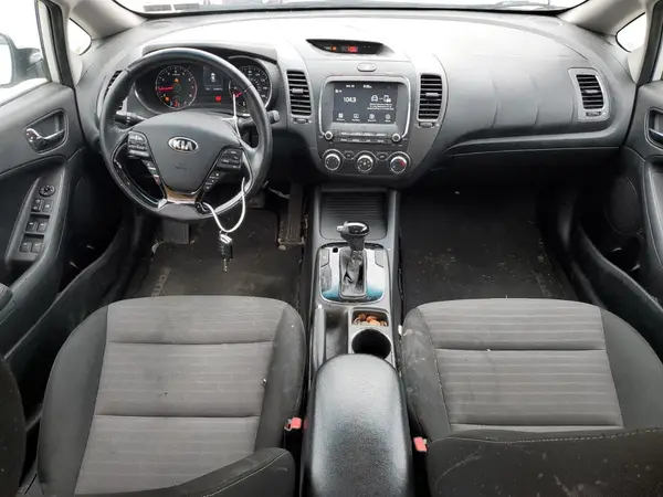 3KPFL4A76HE037514 2017 KIA FORTE - Image 8