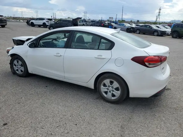 3KPFL4A76HE047461 2017 KIA FORTE - Image 2