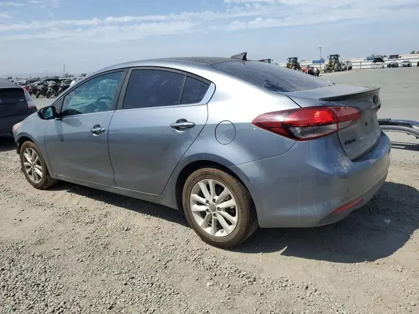 3KPFL4A76HE049713 2017 KIA FORTE - Image 2