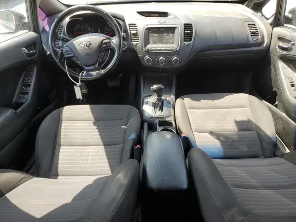3KPFL4A76HE049713 2017 KIA FORTE - Image 8