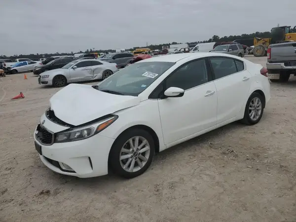3KPFL4A76HE050022 2017 KIA FORTE - Image 1