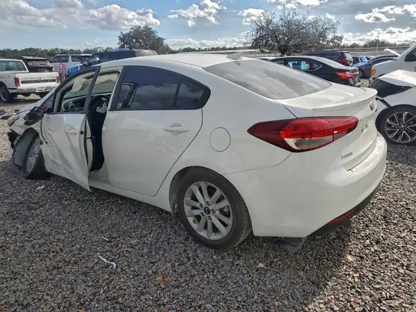 3KPFL4A76HE052014 2017 KIA FORTE - Image 2