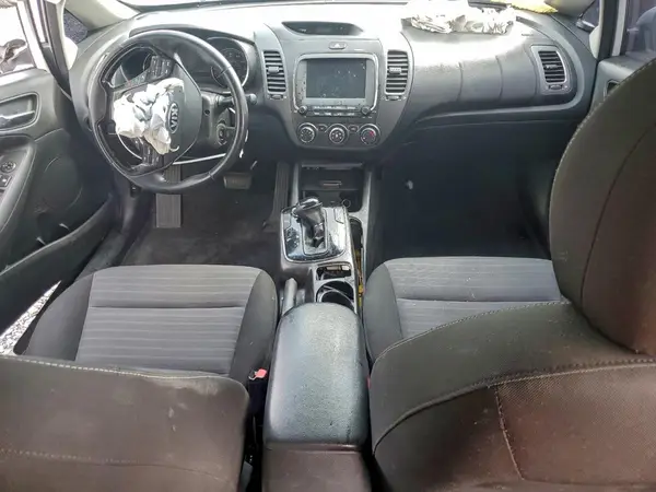 3KPFL4A76HE052014 2017 KIA FORTE - Image 8