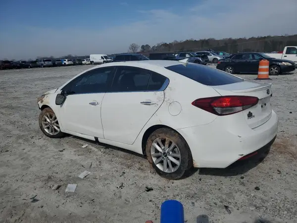 3KPFL4A76HE056807 2017 KIA FORTE - Image 2
