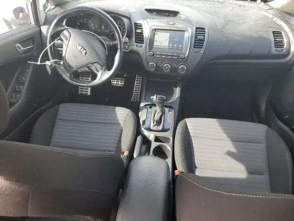 3KPFL4A76HE056807 2017 KIA FORTE - Image 8
