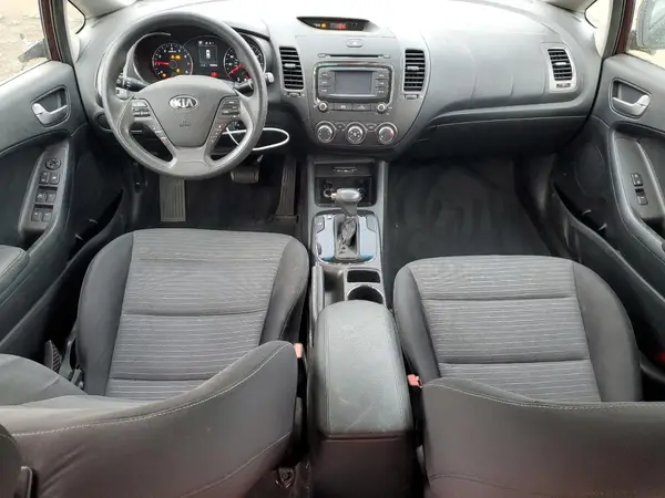3KPFL4A76HE057729 2017 KIA FORTE - Image 8