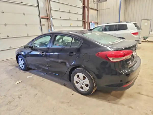 3KPFL4A76HE058010 2017 KIA FORTE - Image 2