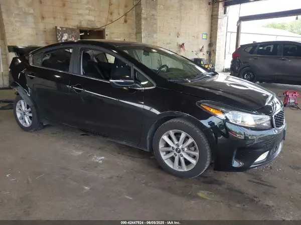 3KPFL4A76HE060002 2017 KIA FORTE - Image 1