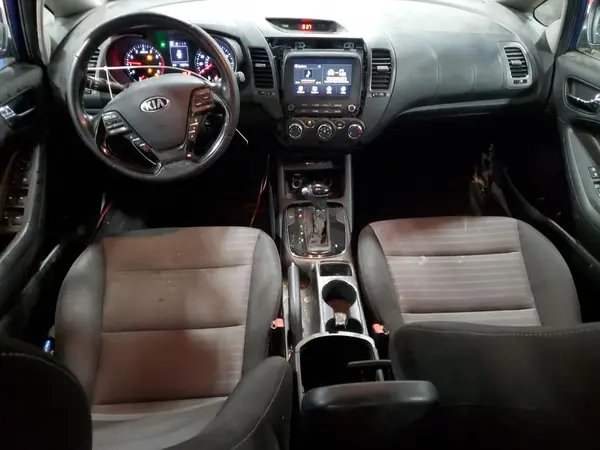 3KPFL4A76HE060159 2017 KIA FORTE - Image 8