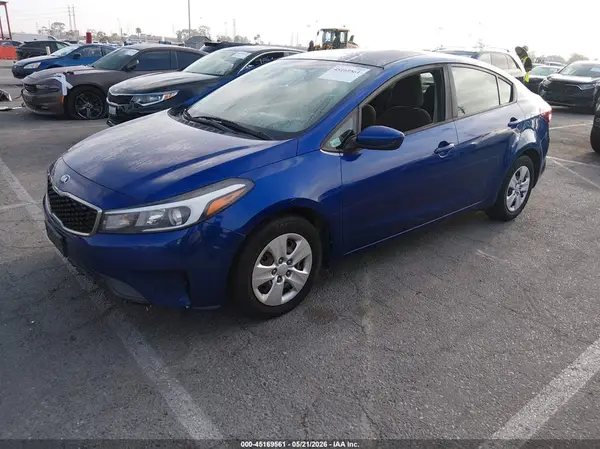 3KPFL4A76HE060372 2017 KIA FORTE - Image 2
