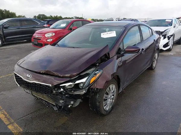 3KPFL4A76HE061229 2017 KIA FORTE - Image 2