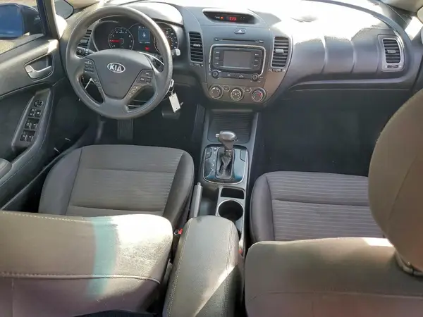 3KPFL4A76HE072120 2017 KIA FORTE - Image 8