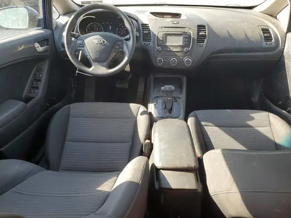 3KPFL4A76HE075096 2017 KIA FORTE - Image 8
