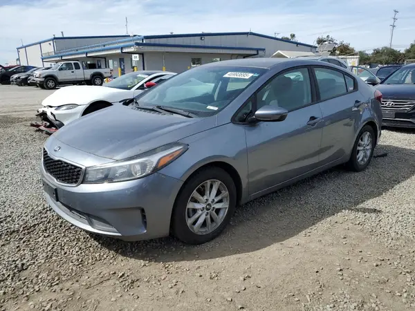3KPFL4A76HE077737 2017 KIA FORTE - Image 1