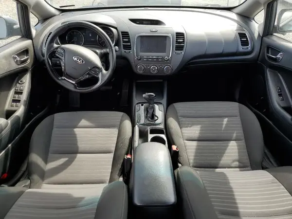 3KPFL4A76HE077737 2017 KIA FORTE - Image 8