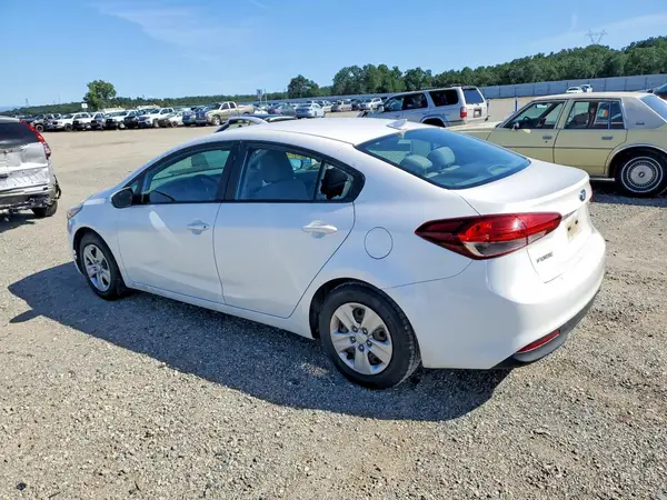 3KPFL4A76HE078466 2017 KIA FORTE - Image 2