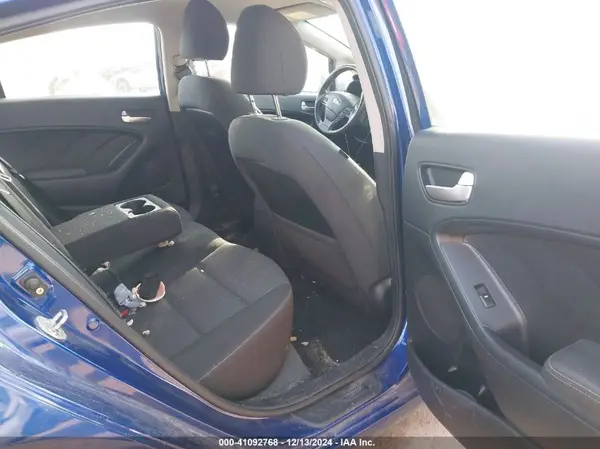 3KPFL4A76HE089113 2017 KIA FORTE - Image 8