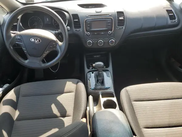 3KPFL4A76HE090133 2017 KIA FORTE - Image 8